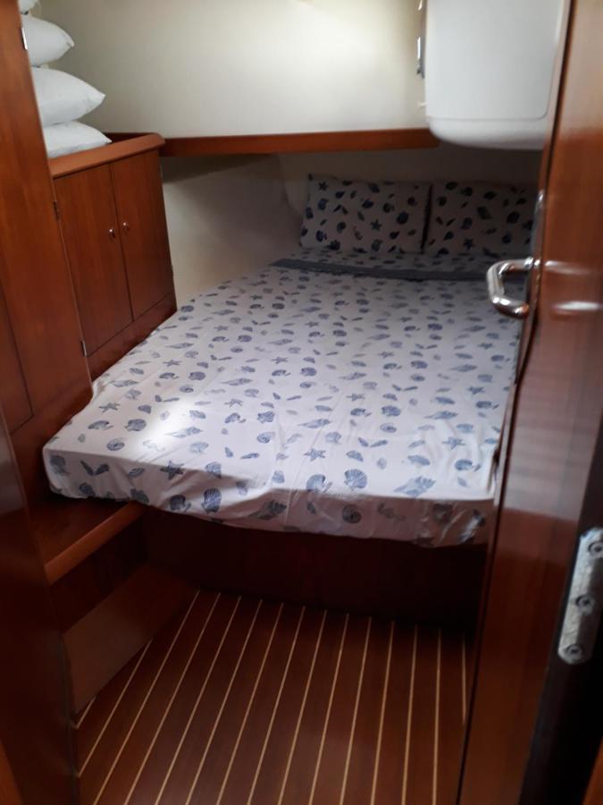 Indigo Botel *