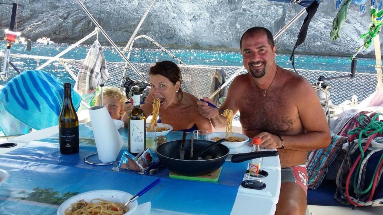 Botel Indigo *